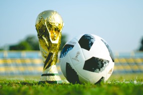 2026世界杯版权-哈兰德诺坎普首秀炸场，北欧巨兽宣告归来